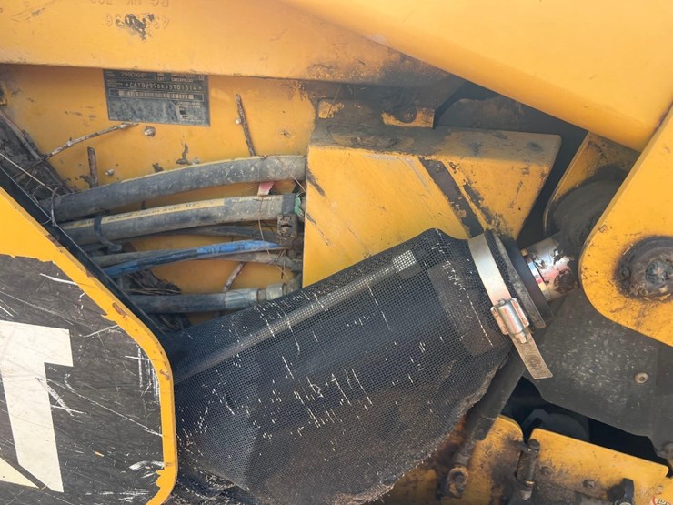 2015-caterpillar-299d-xhp-image-15