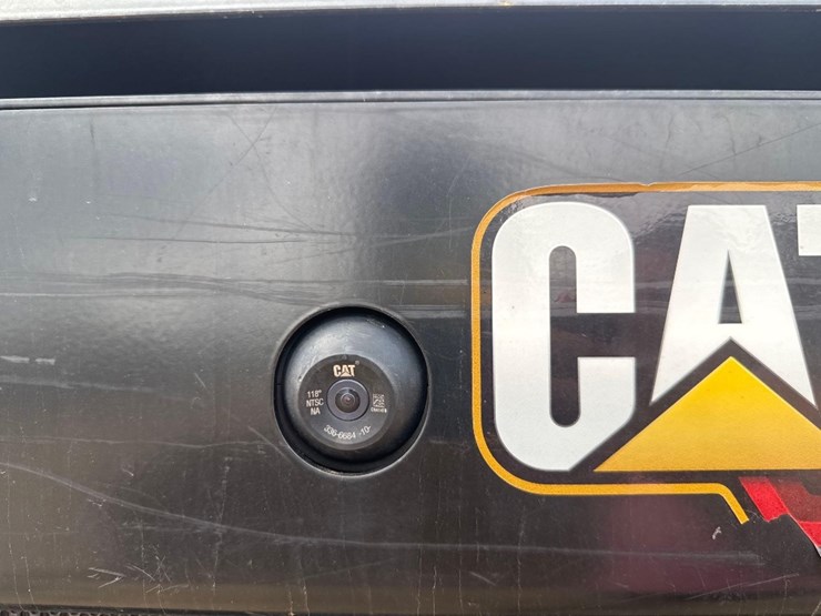 2022-caterpillar-299d3-image-18