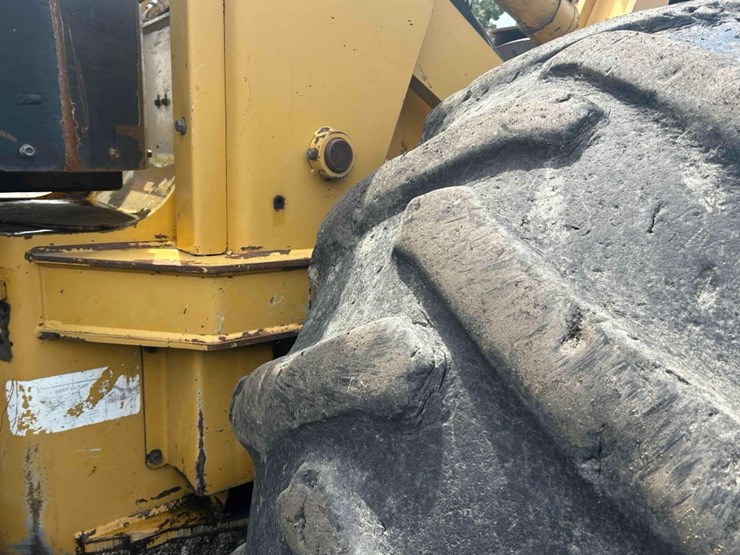 caterpillar-573-image-22