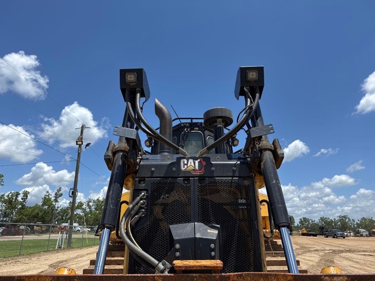 2019-caterpillar-d6-image-20