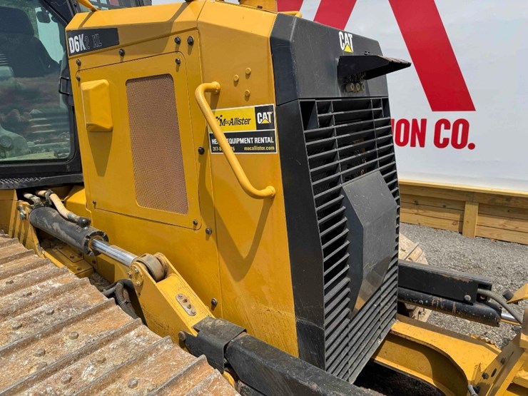 2016-caterpillar-d6k-image-40