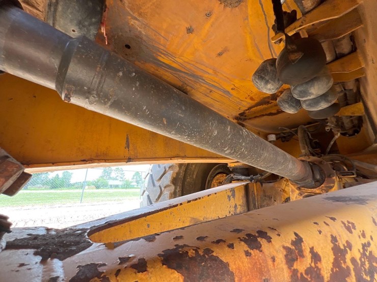 2012-volvo-a40f-image-28