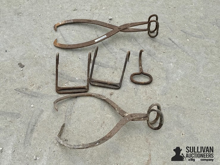 assorted-antique-steel-hooks-image-8