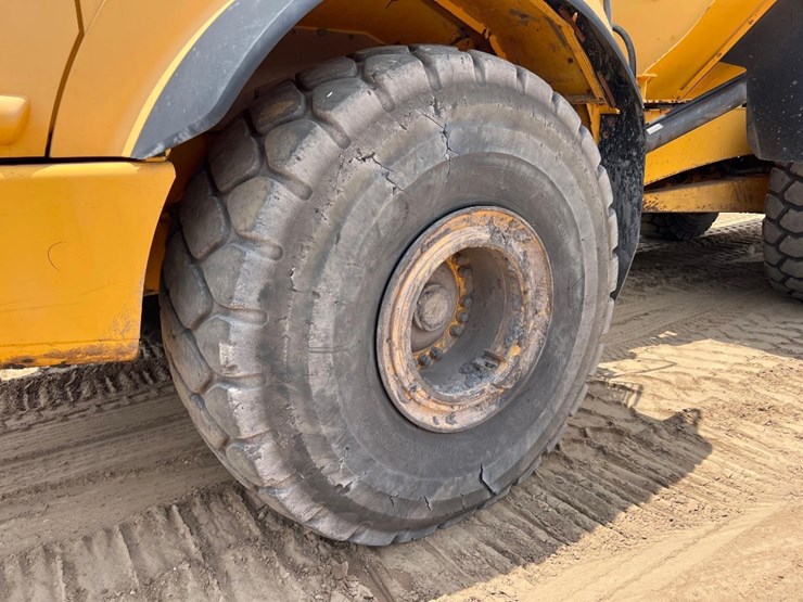 2012-volvo-a40f-image-8