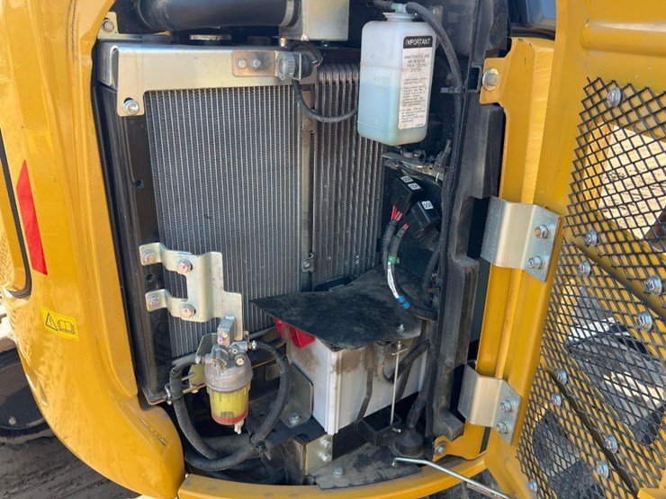 2023-deere-30g-image-29