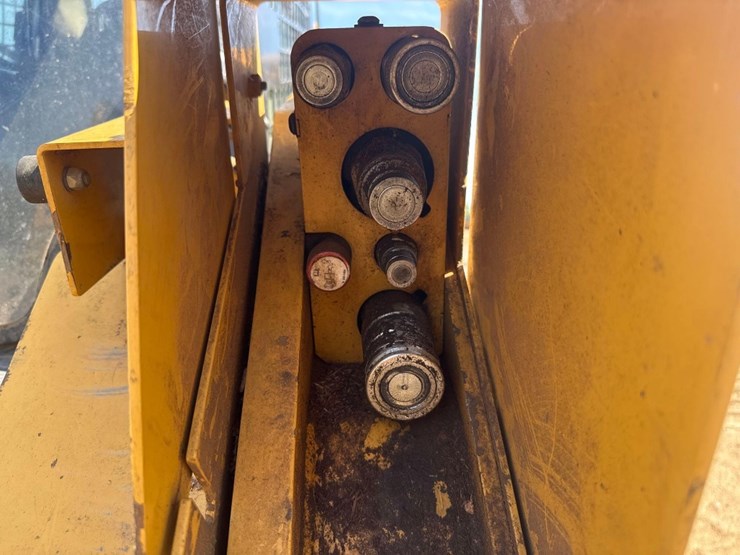 2020-caterpillar-299d3-xe-image-22