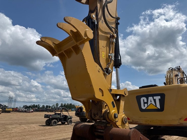 2020-caterpillar-326fl-image-28