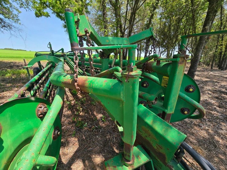 john-deere-700-image-16