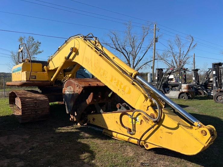 komatsu-pc200-lc-8-image-1
