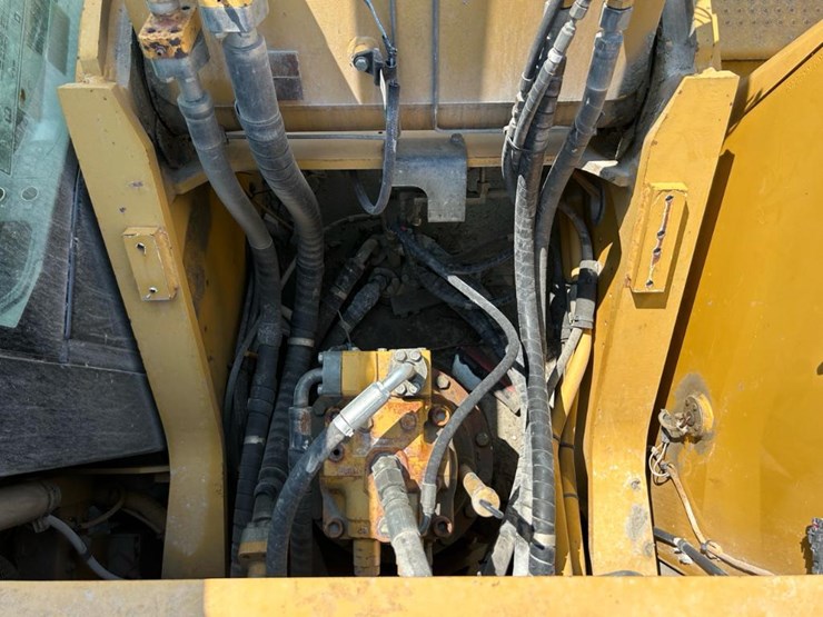 2011-caterpillar-329dl-image-63