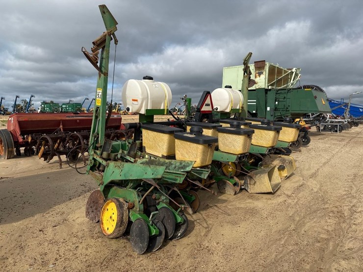 john-deere-2-image-1