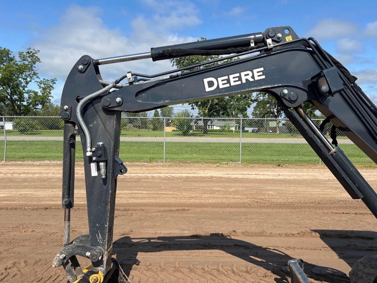 2023-deere-30g-image-21