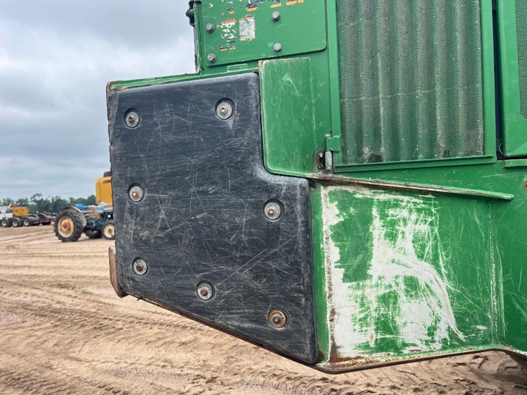 2019-deere-843l-image-19