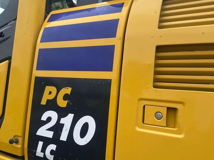 2022-komatsu-pc210-lc-11-image-27
