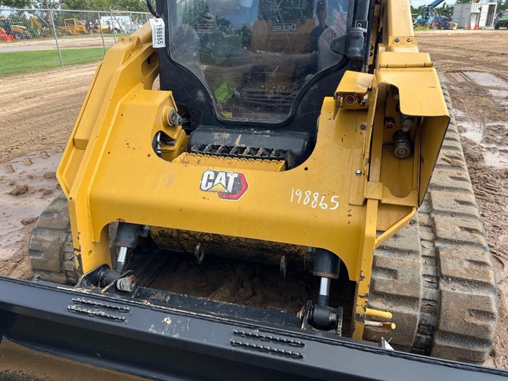 2023-caterpillar-299d3-xe-image-19