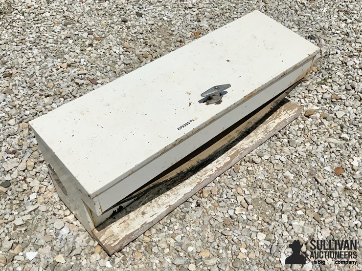 side-mount-truck-tool-box-image-3