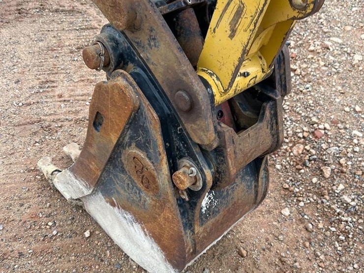 2018-caterpillar-420f2-it-image-29