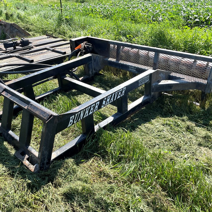 #3674 • Skid Steer Quick Attach Bunker Defacer