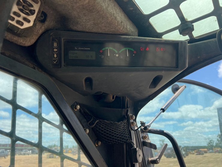 2012-deere-333d-image-28