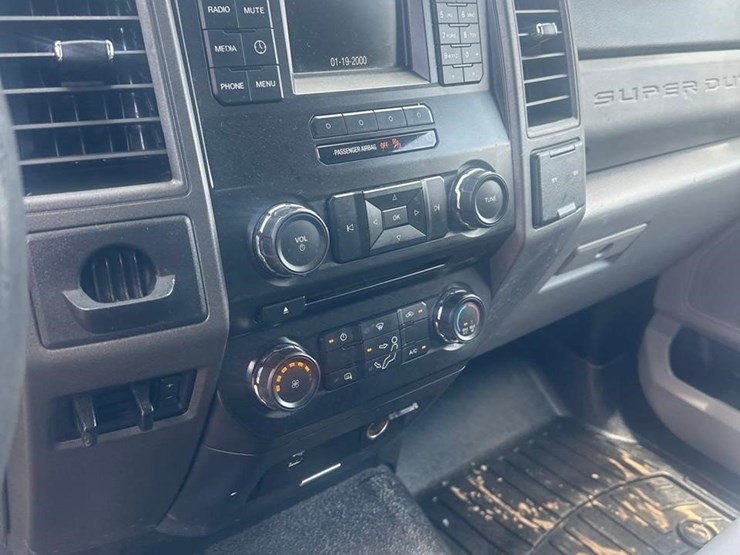 2018-ford-f350-xl-image-16