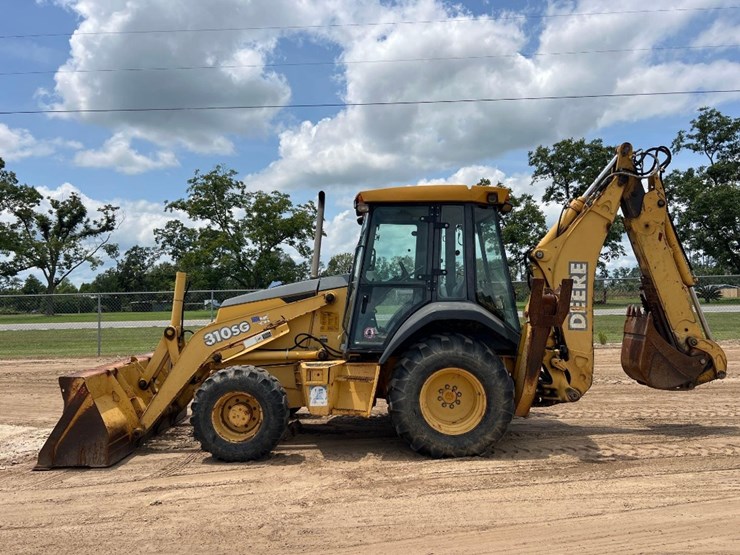 2004-deere-310sg-image-1