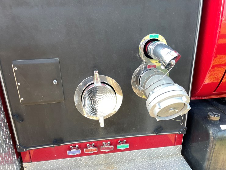 #1017-•-1985-retired-firetruck-(has-wi-title)-image-44