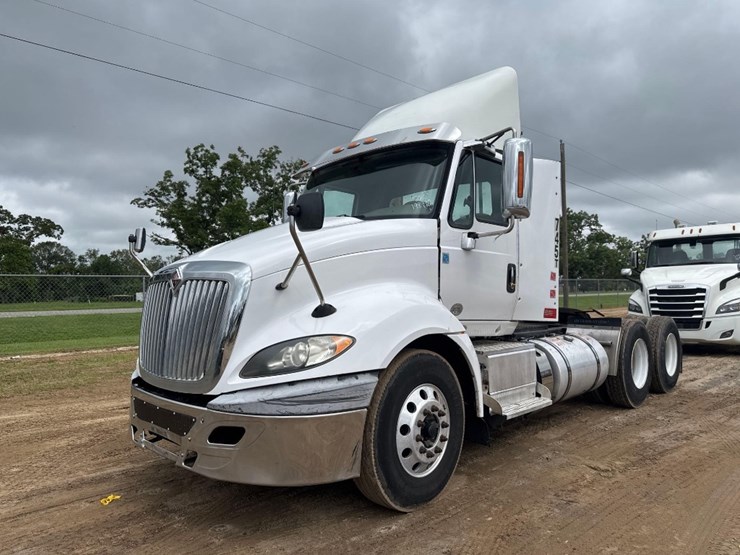 2016-international-prostar-image-2