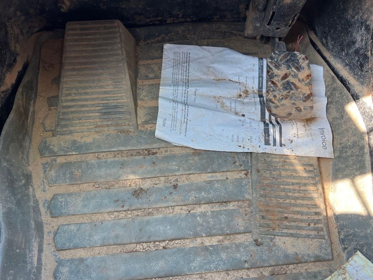 2016-caterpillar-259d-image-29