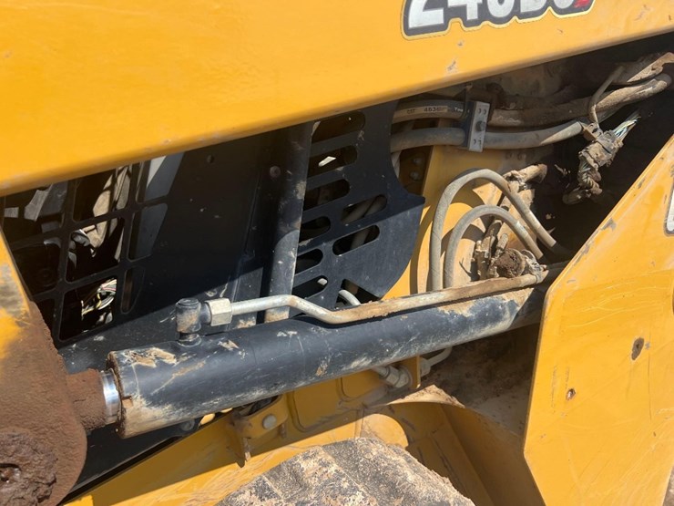 2022-caterpillar-249d3-image-12