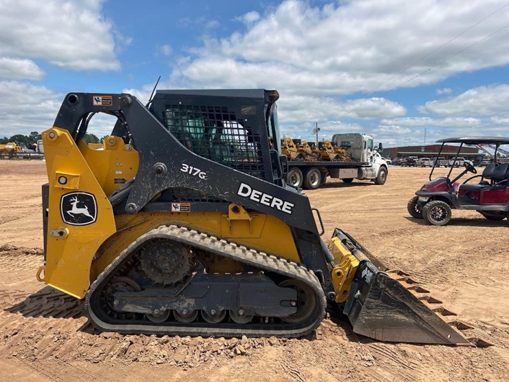 2023-deere-317g-image-5