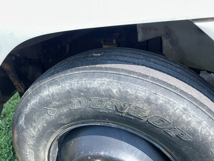 #1013-•-1992-freightliner-cummins-(has-mn-title)-image-10