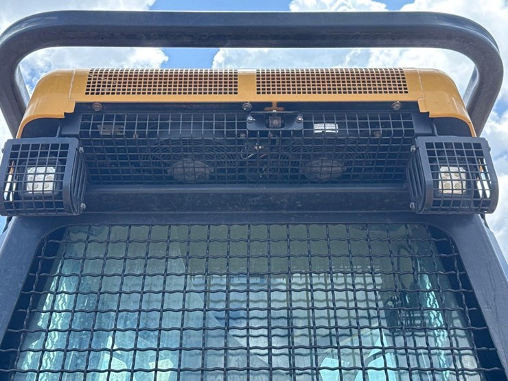 2022-caterpillar-d4-lgp-image-9