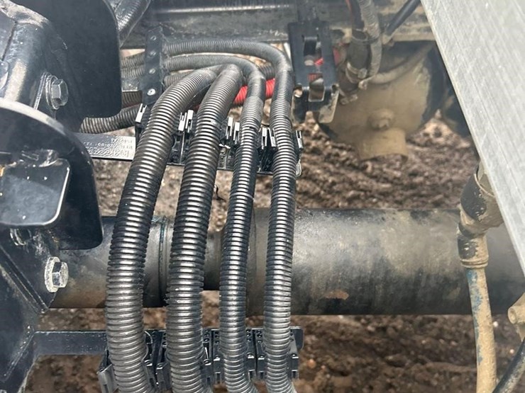 2018-peterbilt-567-image-10