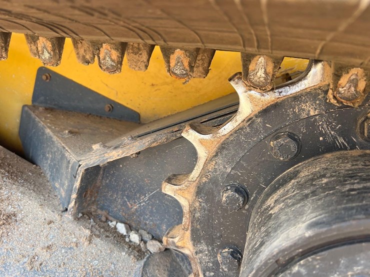 2020-deere-333g-image-22