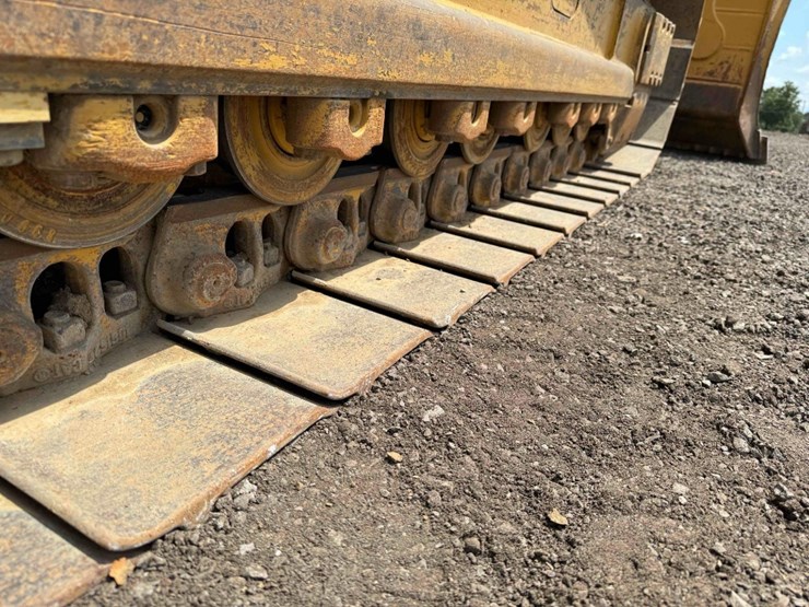 2016-caterpillar-d6k-image-38