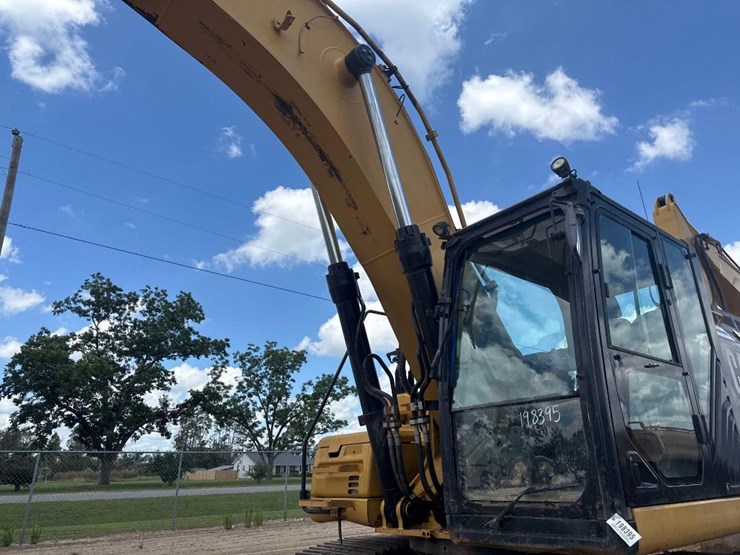 2014-caterpillar-336fl-image-21