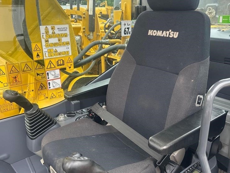 2022-komatsu-pc210-lc-11-image-30