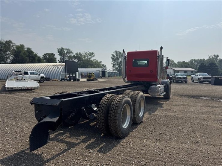 2012-kenworth-w900-image-5