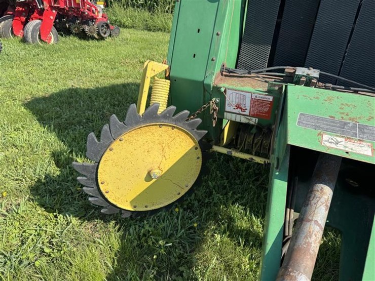 1990-john-deere-335-image-10