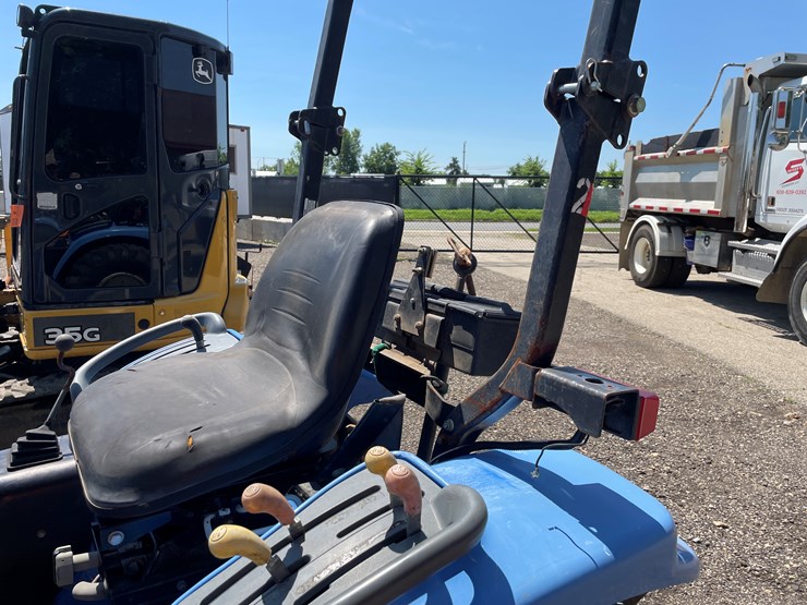 new-holland-tc33d-image-9