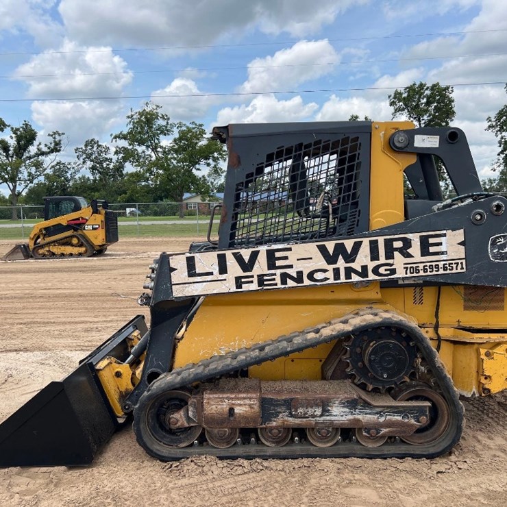 2015 DEERE 319E