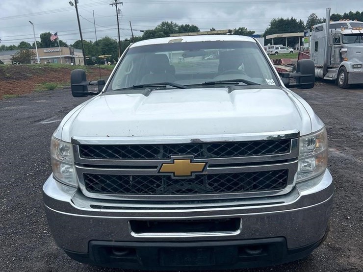 2013-chevrolet-2500hd-image-5