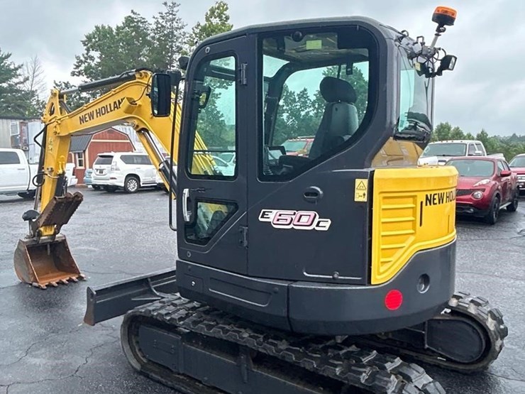 2023-new-holland-e60c-image-3