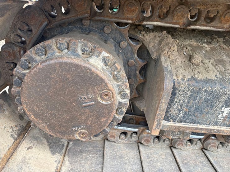 2020-caterpillar-326fl-image-16