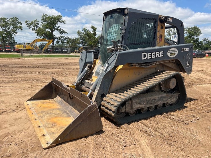 2012-deere-333d-image-8
