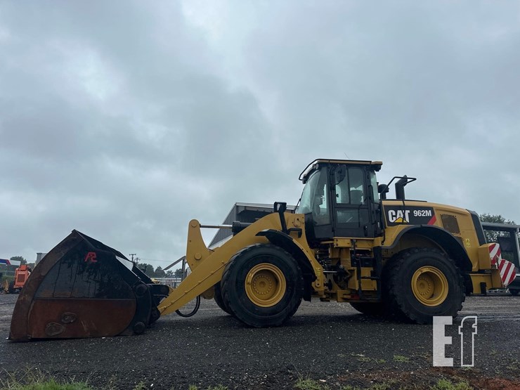 2020-caterpillar-962m-image-3
