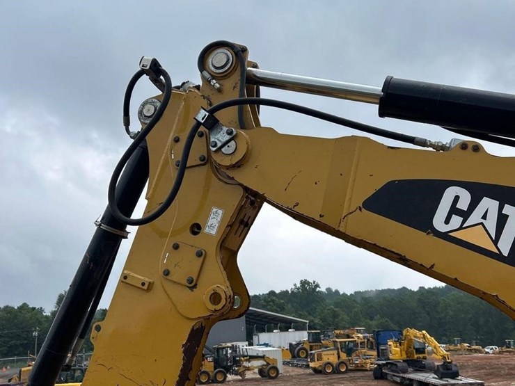 2018-caterpillar-420f2-it-image-25