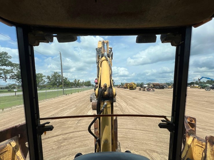 2004-deere-310sg-image-45