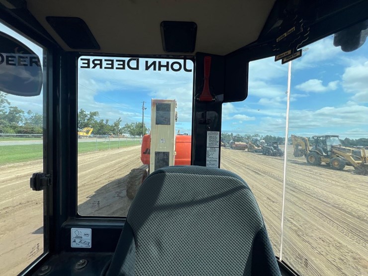 2016-deere-35g-image-38