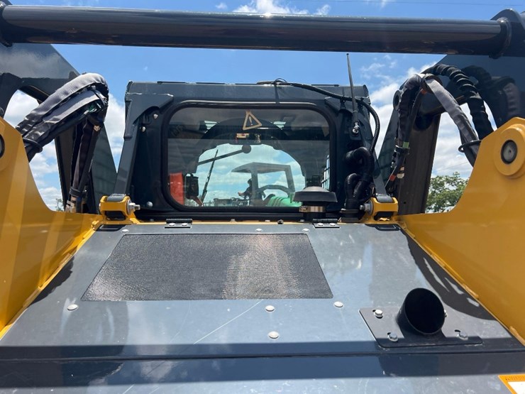 2023-deere-317g-image-14